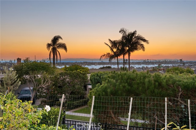 Detail Gallery Image 30 of 40 For 1727 Galatea Ter, Corona Del Mar,  CA 92625 - 3 Beds | 2 Baths