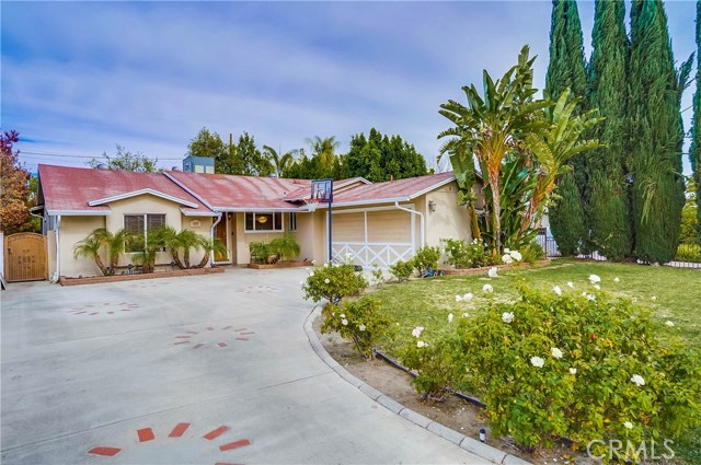 12415 Killion Street, Valley Village CA: https://media.crmls.org/medias/4ad0c925-e615-4025-a821-09ab8e8d5f71.jpg