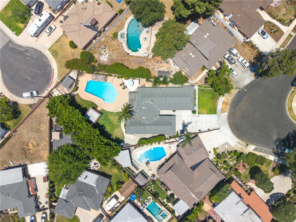 https://media.crmls.org/medias/4ad20ada-d34c-479b-a8d7-a302a7bb7d92.jpg?preset=X-Large