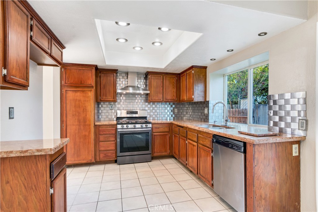 MLS #OC25274996 image #9