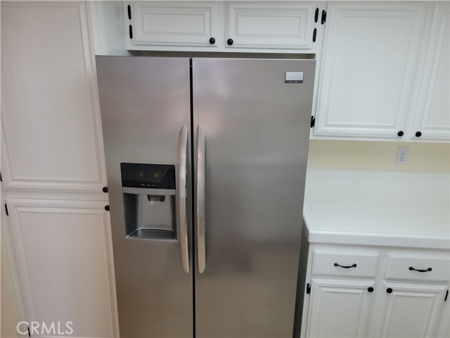 Detail Gallery Image 11 of 37 For 682 Azure Ln #1,  Corona,  CA 92879 - 3 Beds | 2 Baths