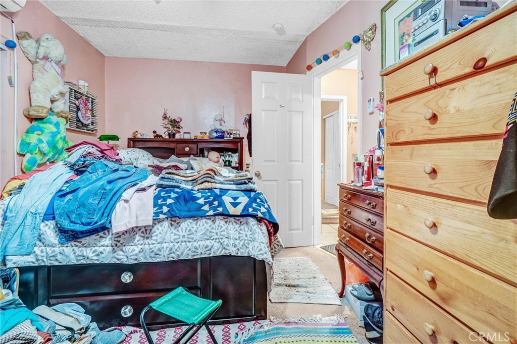 https://media.crmls.org/medias/4ad321b8-6396-4a83-a631-3baf6cc61b56.jpg?preset=X-Large