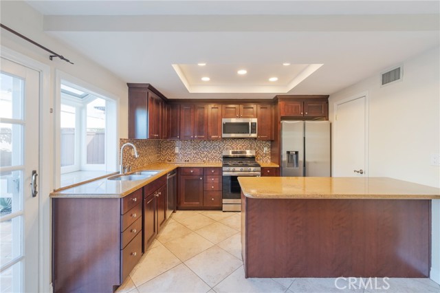 Detail Gallery Image 10 of 27 For 1286 Stonewood Ct, San Pedro,  CA 90732 - 3 Beds | 2/1 Baths