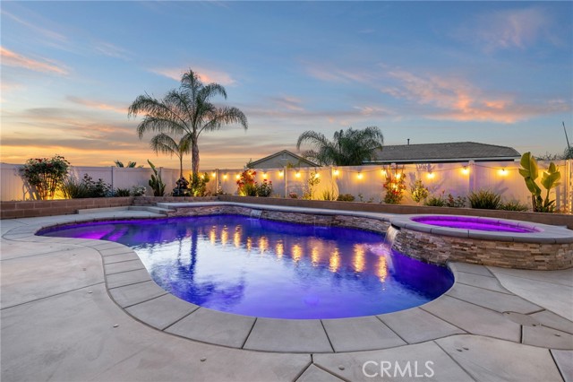 Detail Gallery Image 2 of 75 For 25302 Apache Hill Cir, Menifee,  CA 92584 - 4 Beds | 4 Baths