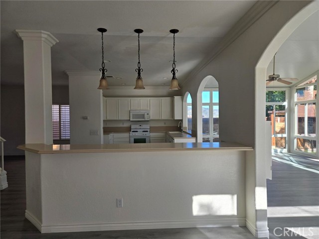 27410 Barcelona, Corona CA: https://media.crmls.org/medias/4ad48cb4-11e4-42bb-b39b-a3818a8571d5.jpg