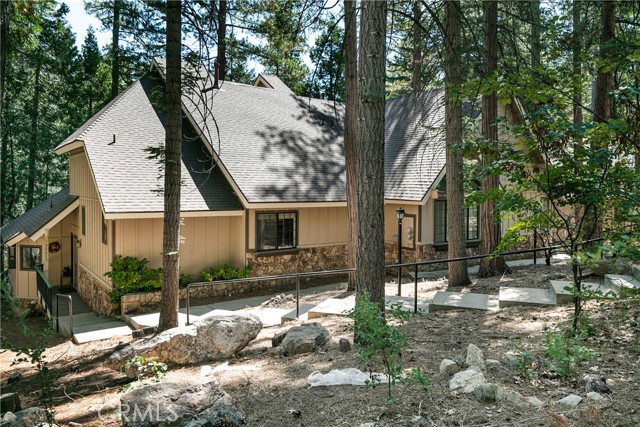 Detail Gallery Image 1 of 1 For 27473 Sugar Pine Dr, Lake Arrowhead,  CA 92352 - 3 Beds | 2 Baths