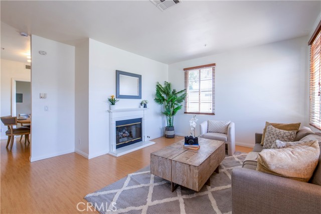 Detail Gallery Image 9 of 28 For 372 S Marengo Ave #108,  Pasadena,  CA 91101 - 3 Beds | 3 Baths