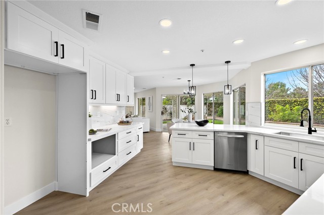 Detail Gallery Image 26 of 62 For 17 Rhode Island, Irvine,  CA 92606 - 5 Beds | 3 Baths