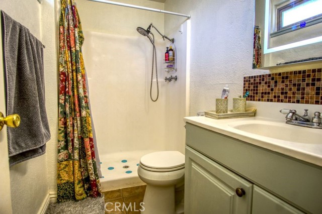 6367 Split Rock Avenue, 29 Palms CA: https://media.crmls.org/medias/4ad6b9cc-fe37-413f-9c72-910f91cb0e97.jpg