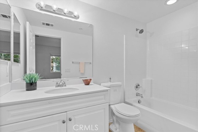 6386 Delgado Lane, Eastvale CA: https://media.crmls.org/medias/4ad7beeb-9708-49e8-9744-8f11e280d4f8.jpg