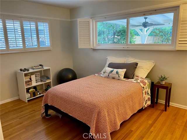 4125 Bakman Avenue, Studio City CA: https://media.crmls.org/medias/4ad85f82-03b0-48b9-921f-f074c423a860.jpg