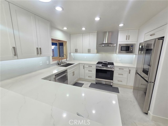 2524 Elden Avenue, Costa Mesa CA: https://media.crmls.org/medias/4ad8f87e-a249-45e5-84cd-d6781fe55065.jpg