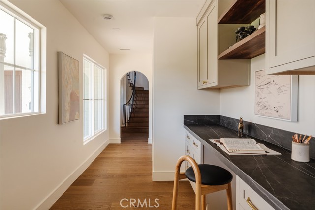 2201 N Hobart Boulevard, Los Angeles CA: https://media.crmls.org/medias/4ad974fe-788d-496c-be5c-d112808f431b.jpg