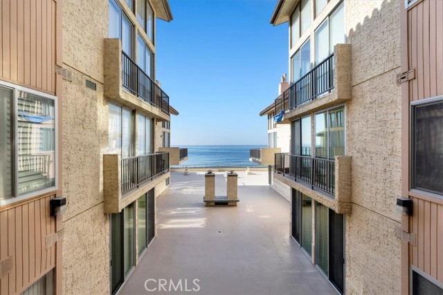 555 Esplanade, Redondo Beach, California 90277, 2 Bedrooms Bedrooms, ,2 BathroomsBathrooms,Residential,Sold,Esplanade,SB23223836