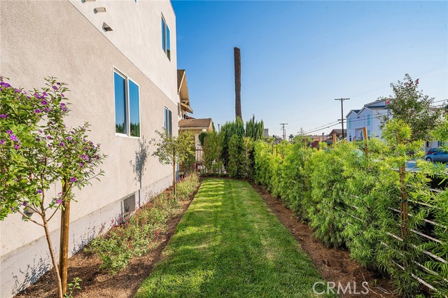 Detail Gallery Image 60 of 65 For 1348 W 41st Pl, Los Angeles,  CA 90037 - – Beds | – Baths