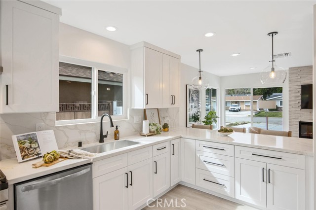 Detail Gallery Image 21 of 43 For 21140 Winterset Dr, Saugus,  CA 91350 - 4 Beds | 2 Baths