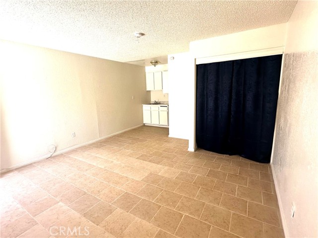 Detail Gallery Image 4 of 10 For 11661 White Ave Studio,  Adelanto,  CA 92301 - 1 Beds | 1 Baths