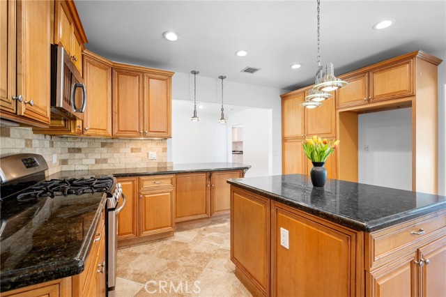 Detail Gallery Image 13 of 31 For 16814 Hartland, Lake Balboa,  CA 91406 - 3 Beds | 2 Baths