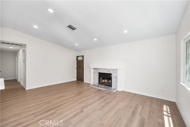 37317 53rd E Street, Palmdale CA: https://media.crmls.org/medias/4adb88a6-6dda-416a-9e9c-bb5d5ff12eab.jpg