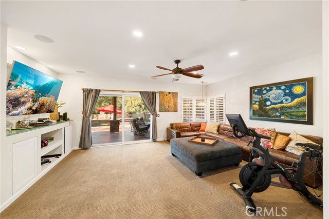 Detail Gallery Image 19 of 67 For 24224 Creekside Dr, Newhall,  CA 91321 - 5 Beds | 3 Baths