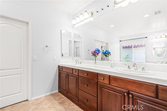 8180 E Brookdale Lane, Anaheim Hills CA: https://media.crmls.org/medias/4adbc7dd-b3a7-4b2d-90be-21319221e568.jpg