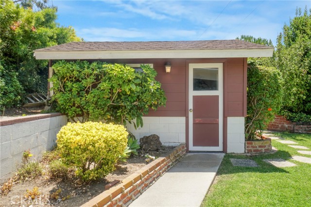 28231 Trailriders Drive, Rancho Palos Verdes CA: https://media.crmls.org/medias/4adbe9e2-f497-40ef-b4b7-01e85784ca44.jpg