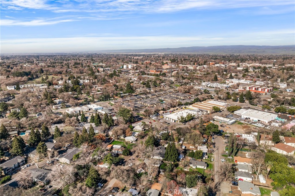 https://media.crmls.org/medias/4adc8367-e998-47b1-9aa5-4731302c1755.jpg?preset=X-Large