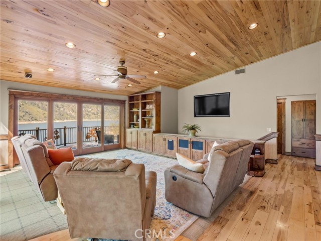 Detail Gallery Image 24 of 75 For 27459 Sky Harbour, Friant,  CA 93626 - 5 Beds | 2/1 Baths