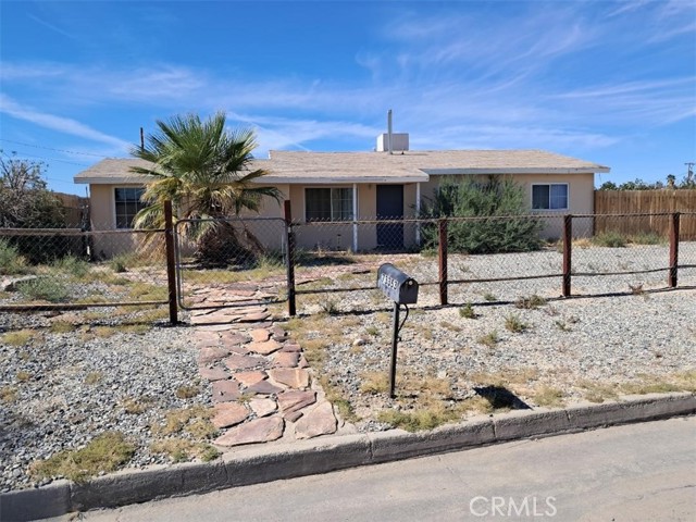 Detail Gallery Image 4 of 24 For 73353 Yucca Ave, Twentynine Palms,  CA 92277 - 3 Beds | 2 Baths