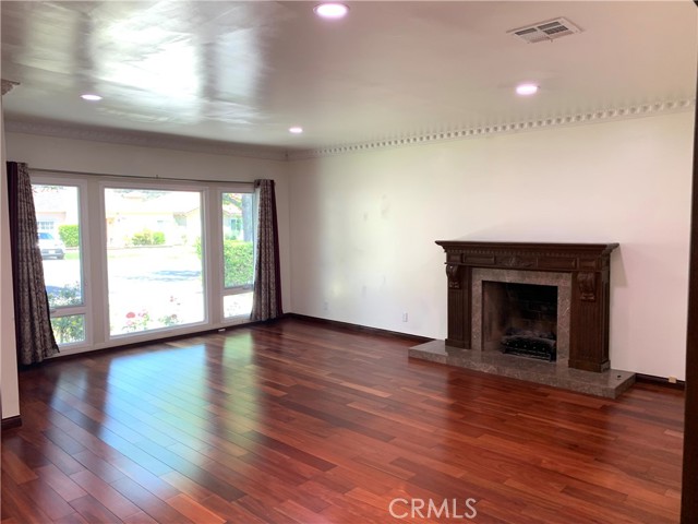 220 Laurel Avenue, Arcadia CA: https://media.crmls.org/medias/4addb8f3-ebb9-44a4-93e5-28e7a81ff41b.jpg