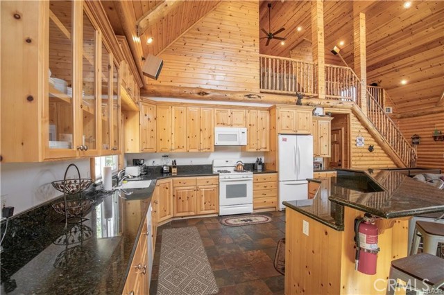 42432 Bear Loop, Big Bear City CA: https://media.crmls.org/medias/4addc296-f340-4ef7-b06a-09f29171c68f.jpg