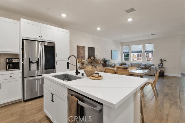 5604 Altamura Way, Fontana CA: https://media.crmls.org/medias/4addffe3-ffbb-4fbb-8abc-a618cf4ff13d.jpg