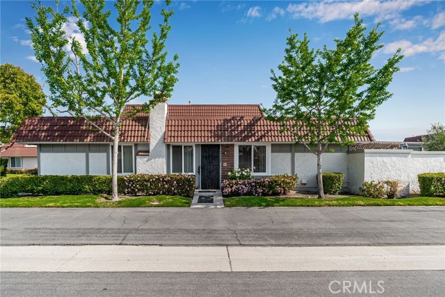 Detail Gallery Image 1 of 6 For 11355 Magalen Way, Cypress,  CA 90630 - 3 Beds | 2 Baths
