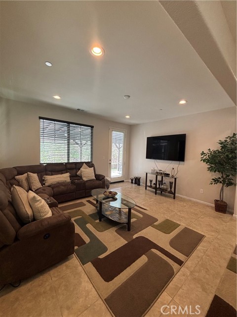 Detail Gallery Image 13 of 48 For 2534 Mapleleaf, Palmdale,  CA 93551 - 4 Beds | 4 Baths