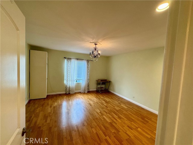 Detail Gallery Image 11 of 24 For 1401 Valley View Rd #325,  Glendale,  CA 91202 - 2 Beds | 2 Baths