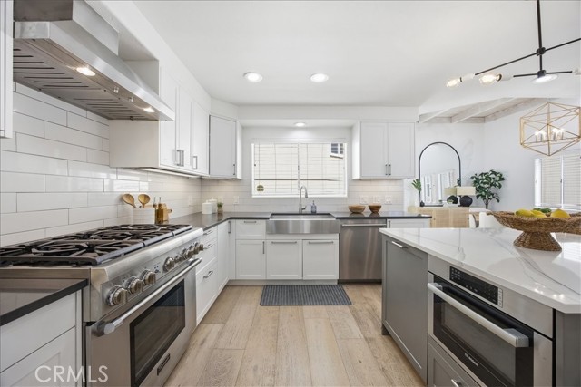 608 Palm Drive, Hermosa Beach, California 90254, 2 Bedrooms Bedrooms, ,2 BathroomsBathrooms,Residential,For Sale,Palm,SB26088243