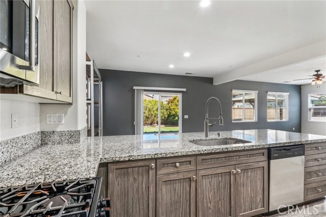 30012 Cottage Lane, Lake Elsinore CA: https://media.crmls.org/medias/4adeca9a-8bc2-4547-8327-929600decdc2.jpg