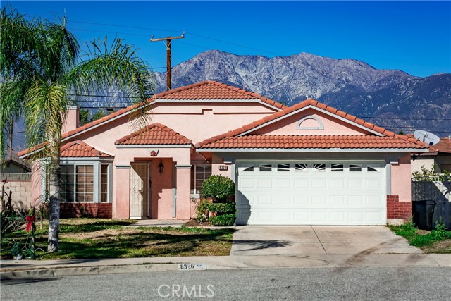 8320 Pampas Ln, Fontana, CA 92335