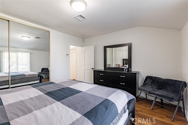 5805 Bucknell Avenue, Valley Village CA: https://media.crmls.org/medias/4adfb643-6dd8-4392-9dd1-187eca072841.jpg