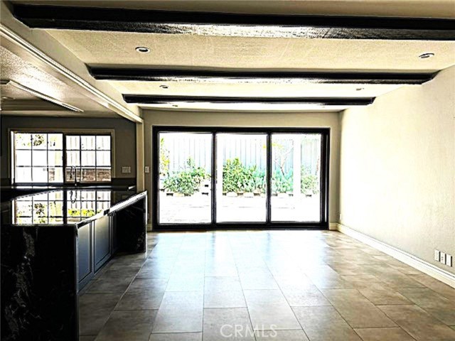 1063 Redding Avenue, Costa Mesa CA: https://media.crmls.org/medias/4adfbf83-2479-41f5-9583-60e42e25223a.jpg