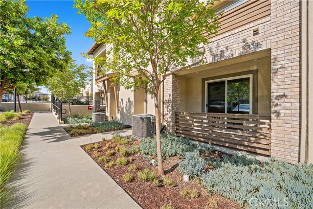7356 Luminaire Place, Rancho Cucamonga CA: https://media.crmls.org/medias/4adfdf75-b8be-4cb9-a061-9321423f0bea.jpg