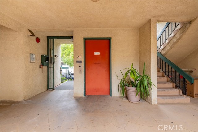 330 Burchett Street # 206, Glendale, California 91203, 3 Bedrooms Bedrooms, ,2 BathroomsBathrooms,Residential,For Sale,330 Burchett Street # 206,CRGD24214873