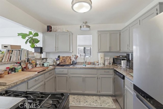 Detail Gallery Image 38 of 39 For 2103 Harriman, Redondo Beach,  CA 90278 - 4 Beds | 3 Baths