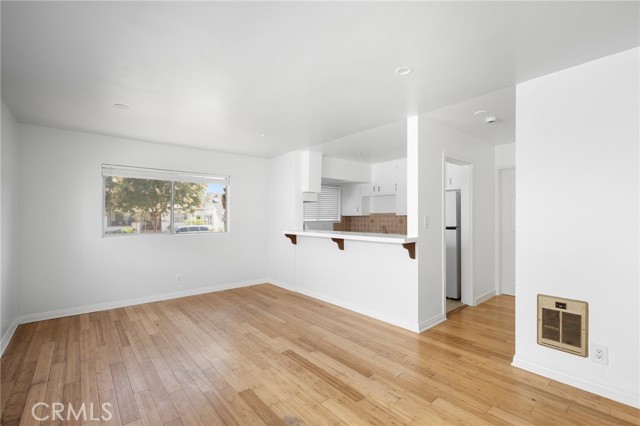 351 Salem Street, Glendale CA: https://media.crmls.org/medias/4ae18a02-22d1-4c92-91e4-1f534942194a.jpg