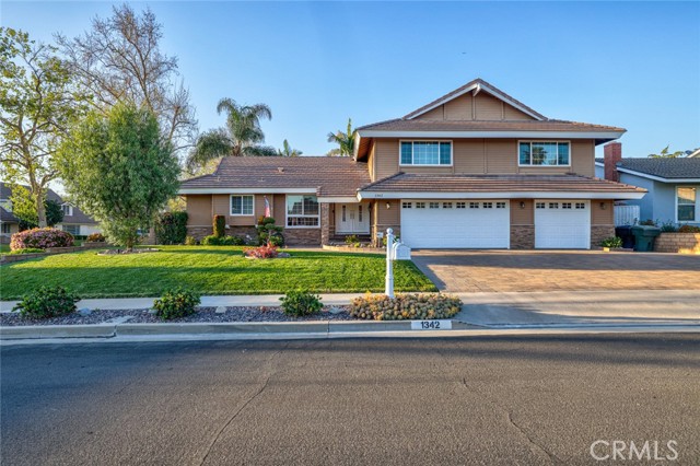 Detail Gallery Image 3 of 67 For 1342 Oakcrest Avenue, Brea,  CA 92821 - 4 Beds | 3 Baths