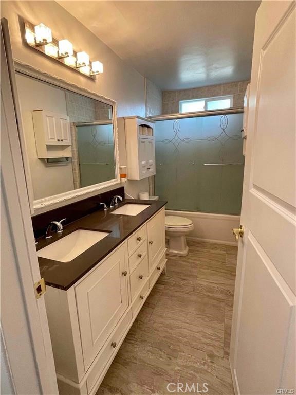 Detail Gallery Image 3 of 10 For 2001 Rancho Dr, Riverside,  CA 92507 - 4 Beds | 2 Baths