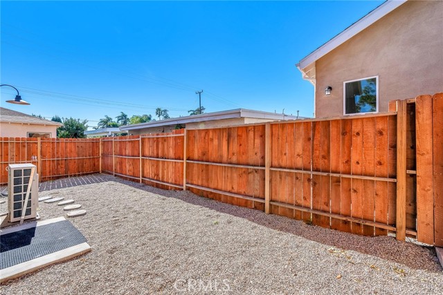 Detail Gallery Image 28 of 29 For 10663 Encino, Granada Hills,  CA 91344 - 2 Beds | 2 Baths