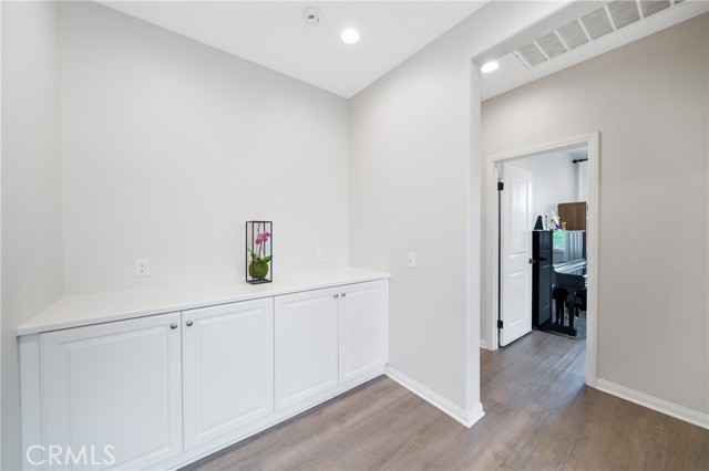 Image 15 of 47 For 323 La Ventana Drive