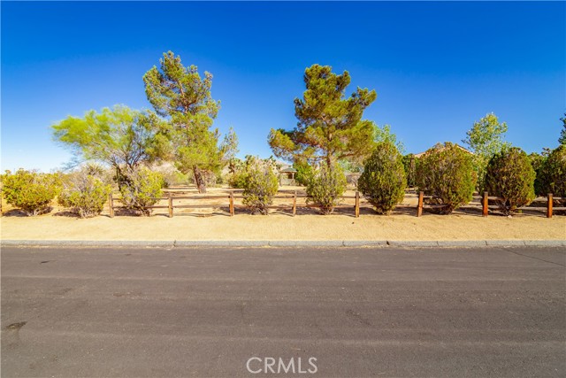 59019 Pueblo Trail, Yucca Valley CA: https://media.crmls.org/medias/4ae3a96b-753c-4bb2-9cfe-39daa125ace6.jpg