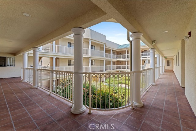 530 W Stocker Street, Glendale CA: https://media.crmls.org/medias/4ae41456-9db9-4a7f-8221-5f1586de5433.jpg